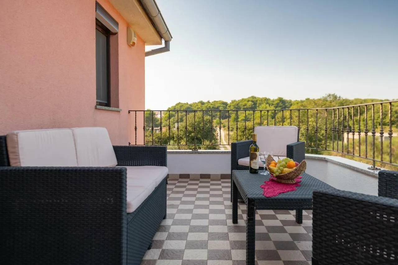 Holiday home Ferienhaus Joy Liznjan Croatia